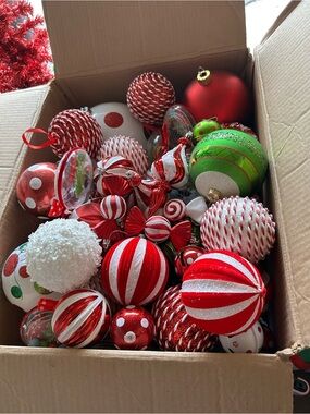 Source Unknown Red, White and Green Christmas Ornament Assortment